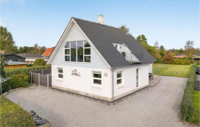 5 Bedroom Nice Home In Hadsund